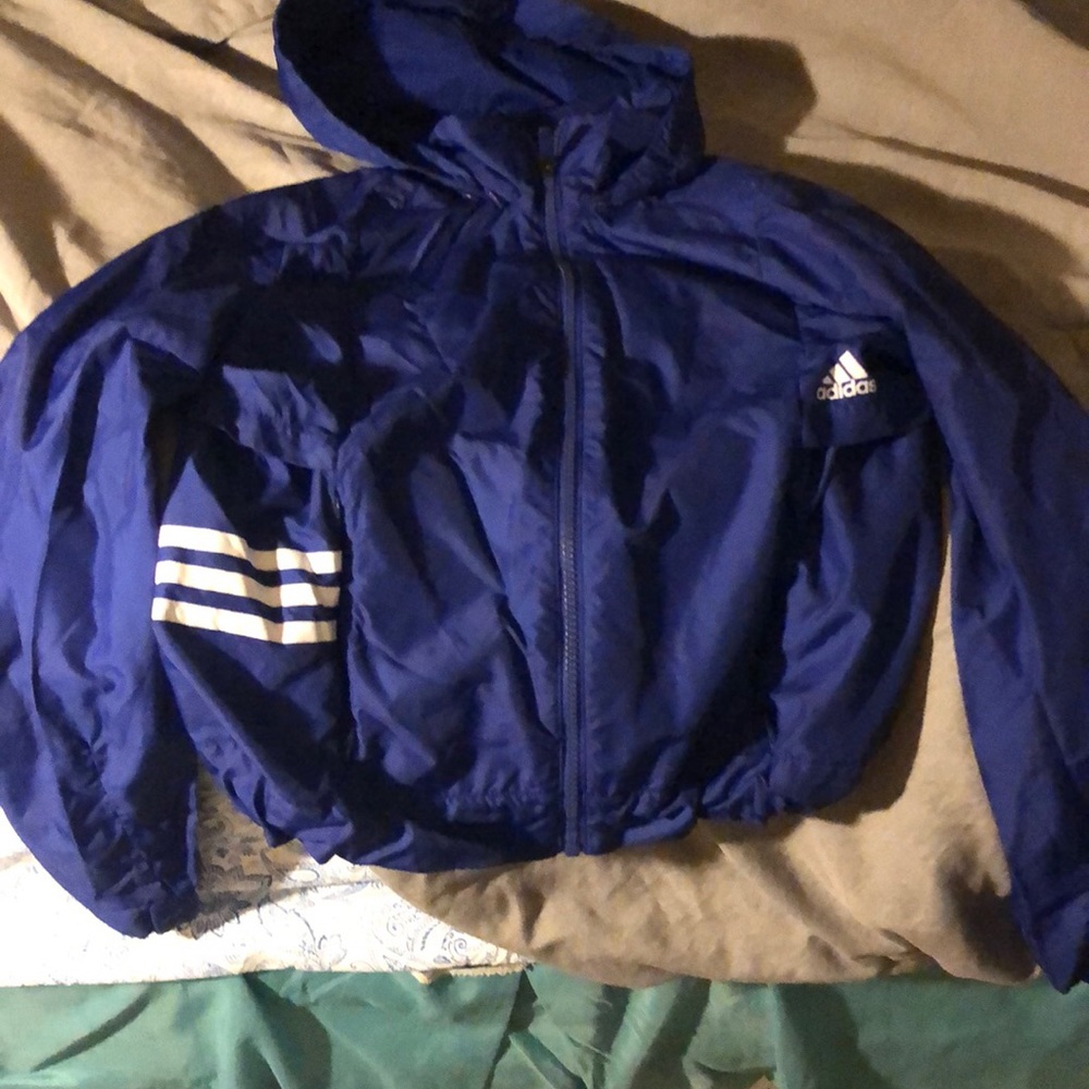 Addis’s cropped windbreaker